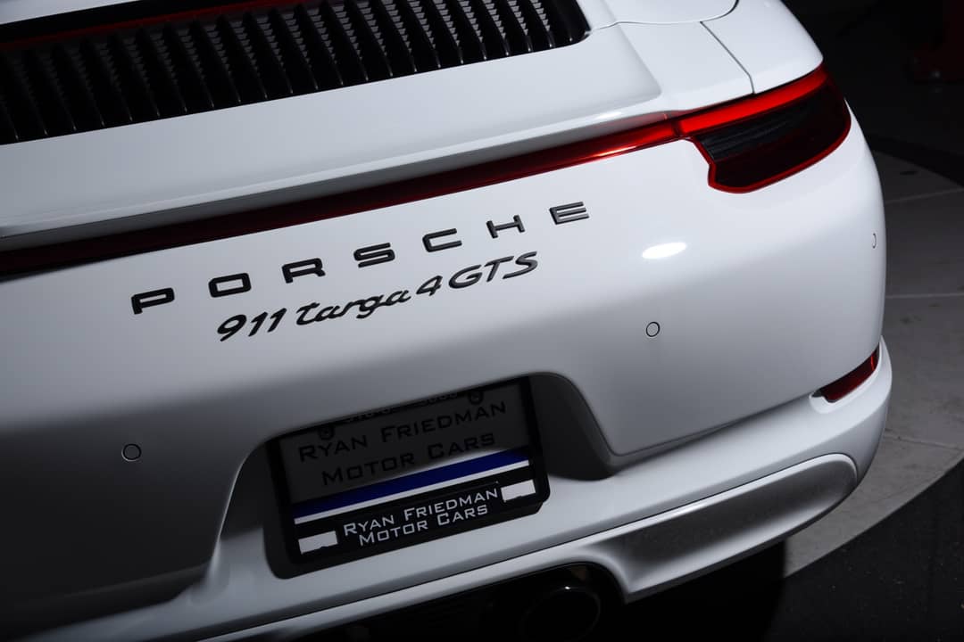 2019 Porsche 911 Targa 4 GTS — photo 16