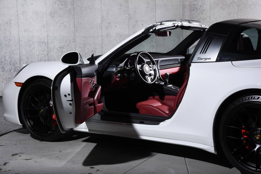 2019 Porsche 911 Targa 4 GTS — photo 18