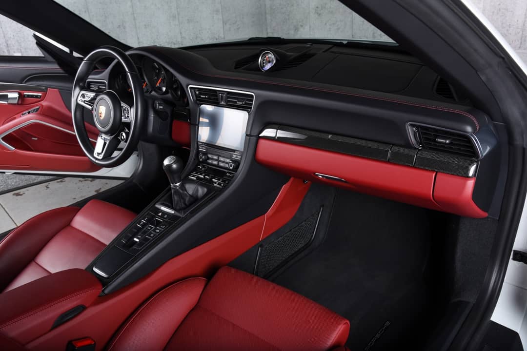 2019 Porsche 911 Targa 4 GTS — photo 19