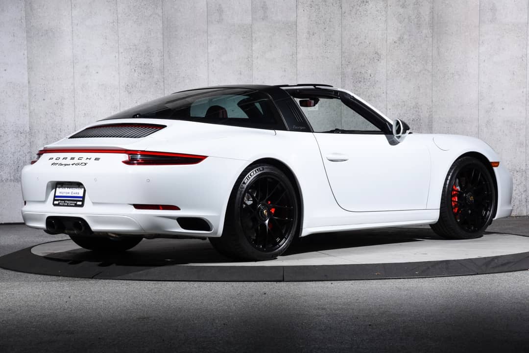 2019 Porsche 911 Targa 4 GTS — photo 3