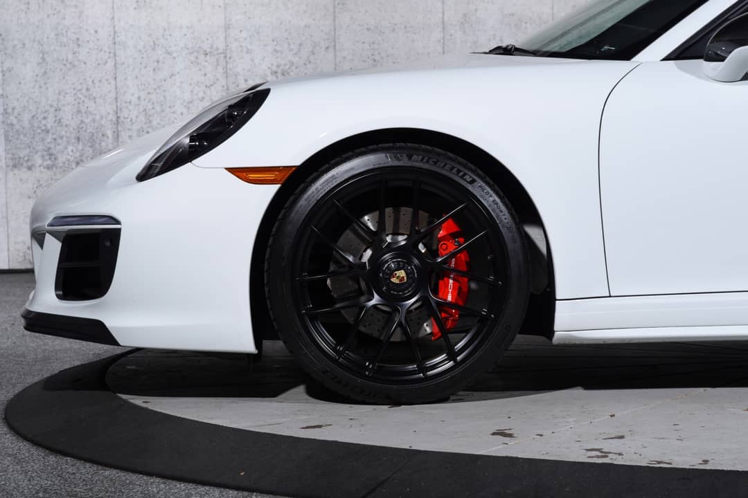 2019 Porsche 911 Targa 4 GTS — photo 38