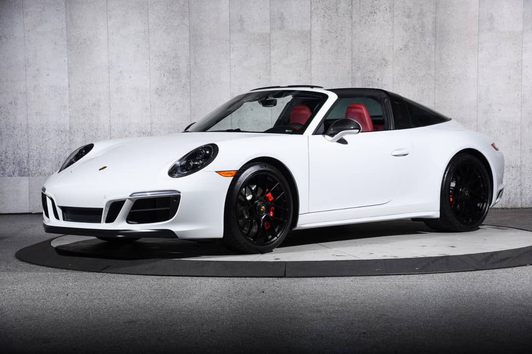 2019 Porsche 911 Targa 4 GTS — photo 10