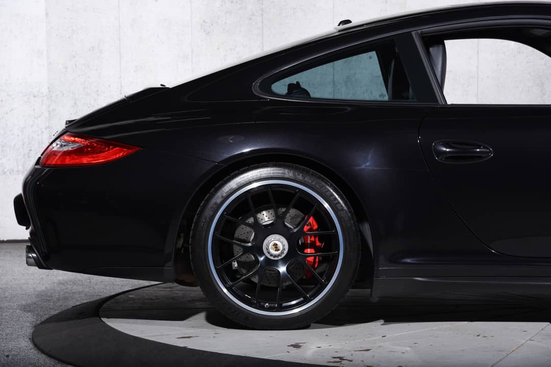 2012 Porsche 911 Carrera 4 GTS — photo 32