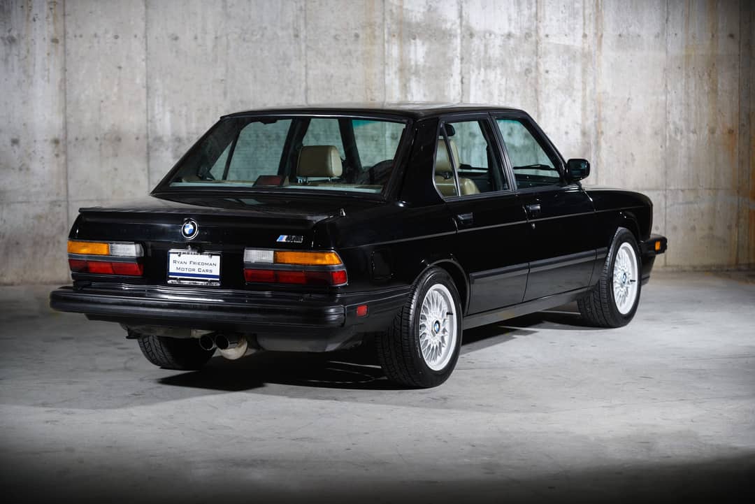 1988 BMW M5 — photo 4