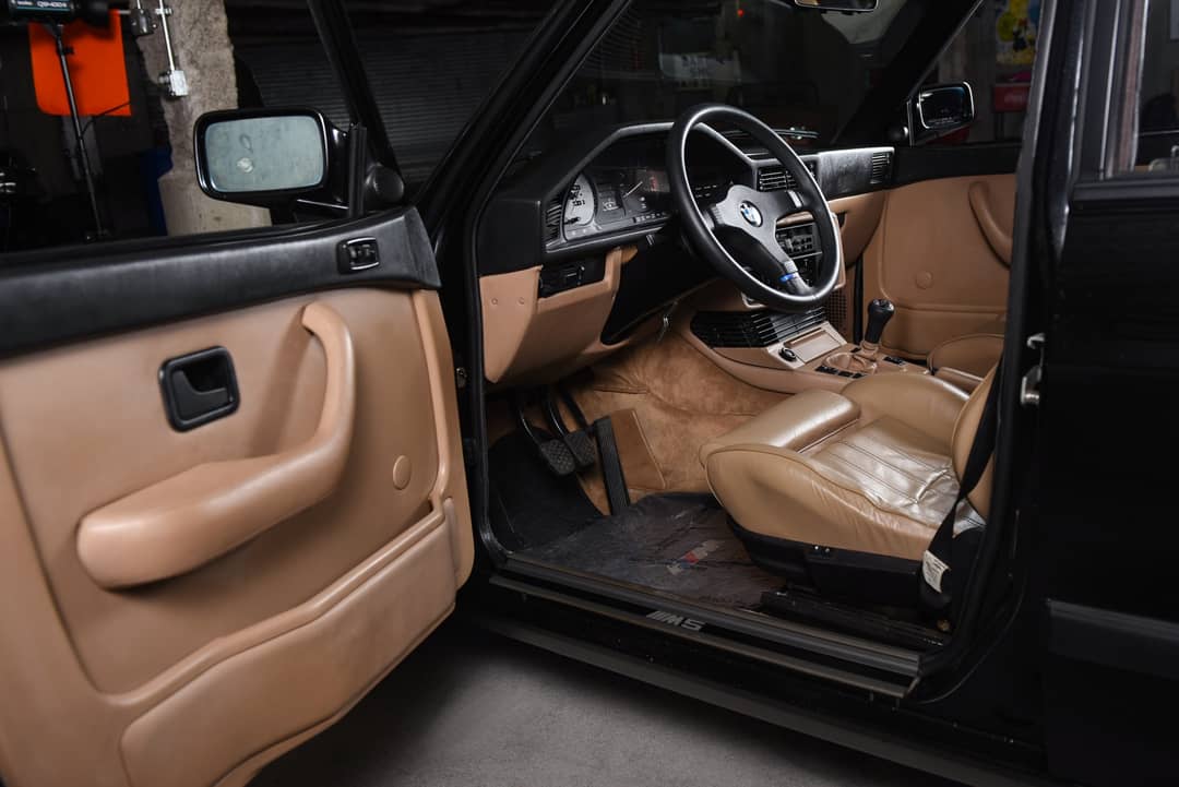 1988 BMW M5 — photo 23