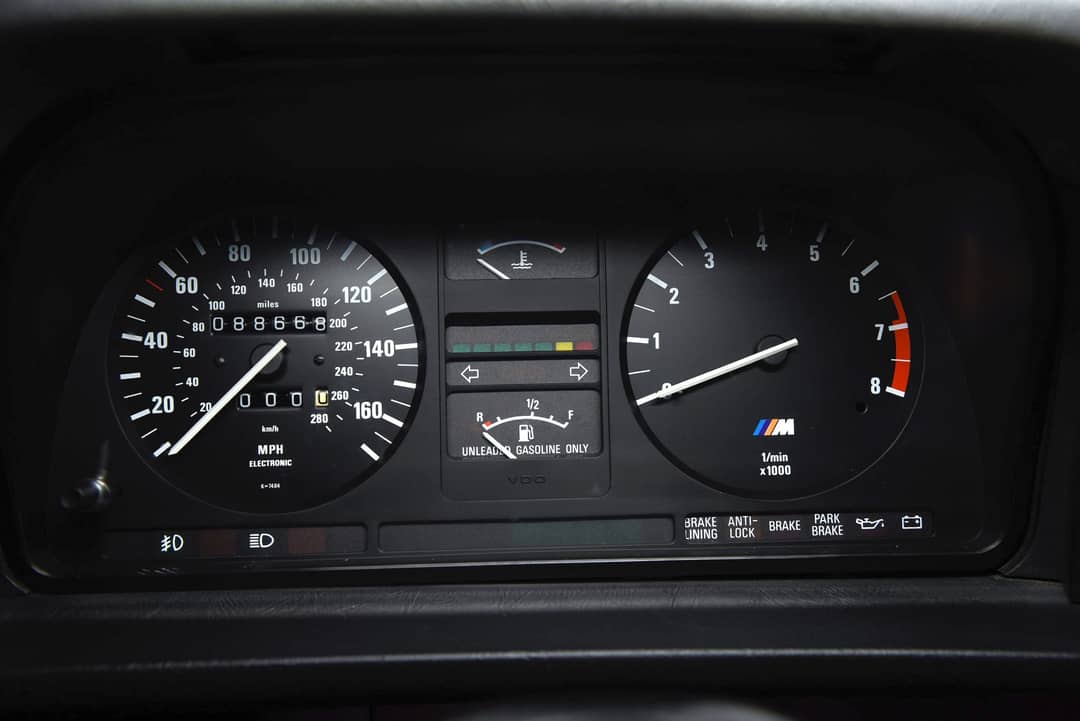 1988 BMW M5 — photo 30