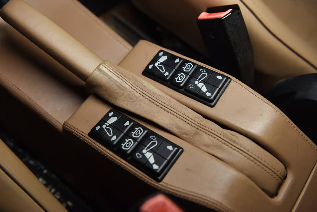1988 BMW M5 — photo 33