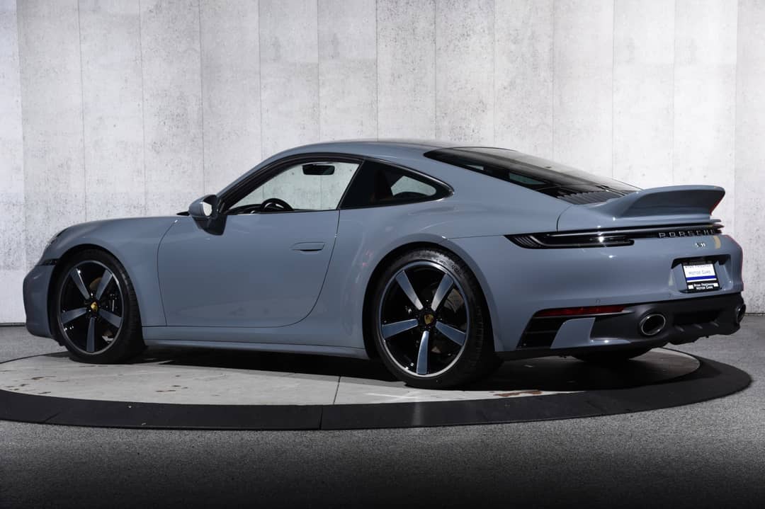 2024 Porsche 911 Carrera 4S — photo 12