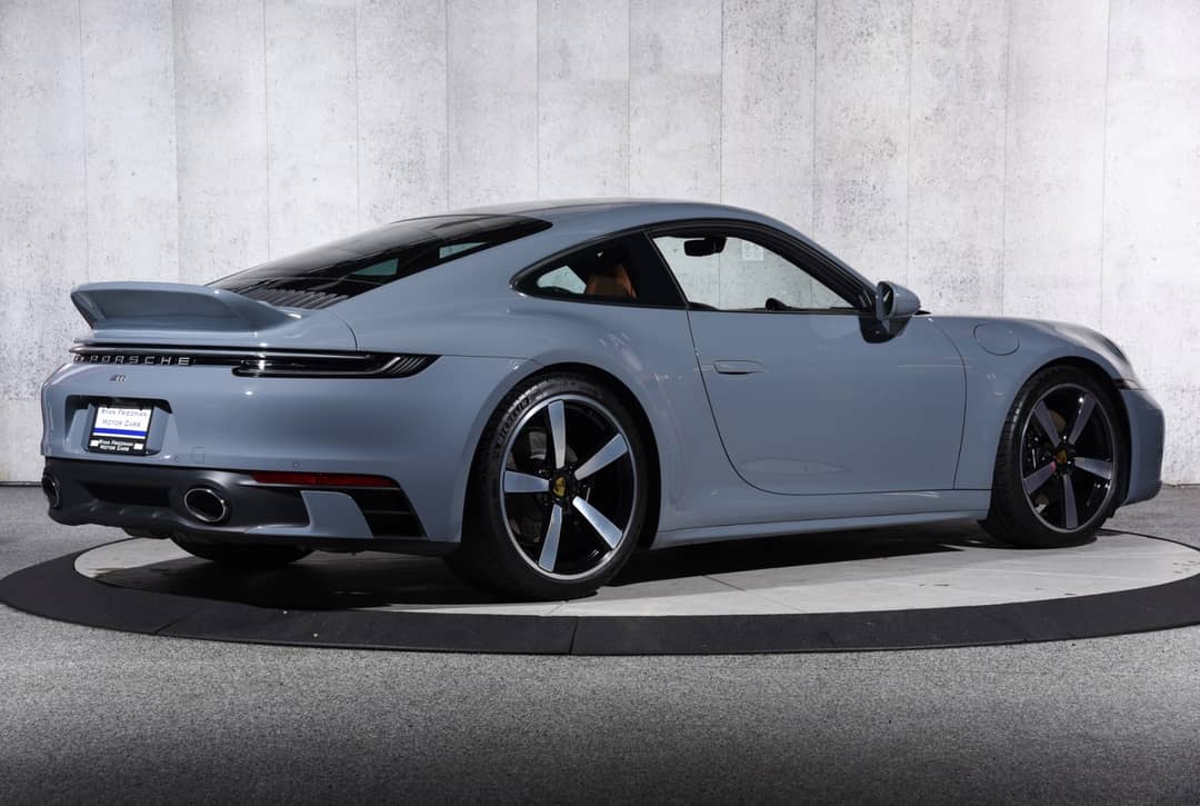 2024 Porsche 911 Carrera 4S — photo 3