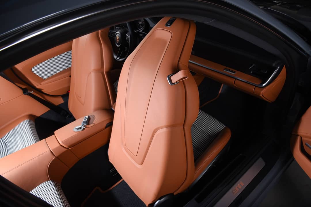 2024 Porsche 911 Carrera 4S — photo 23