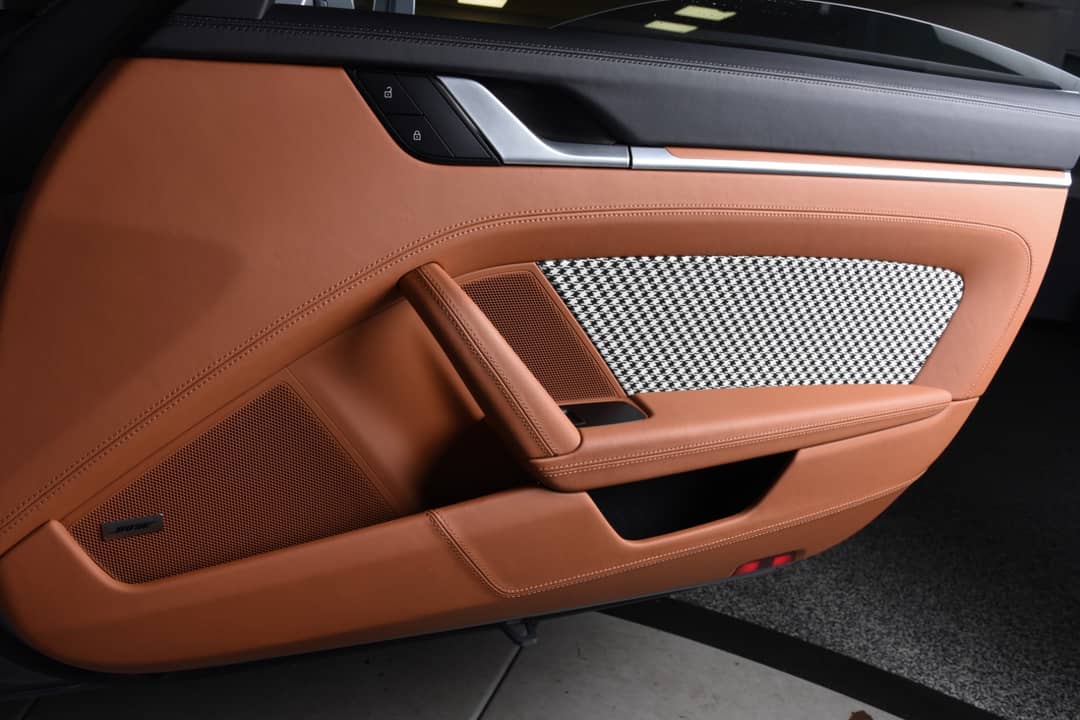 2024 Porsche 911 Carrera 4S — photo 25