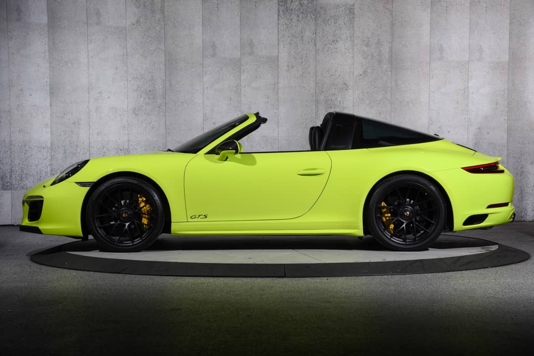 2018 Porsche 911 Targa 4 GTS — photo 17