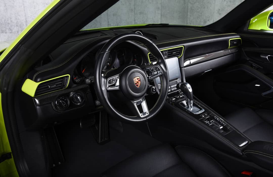 2018 Porsche 911 Targa 4 GTS — photo 4