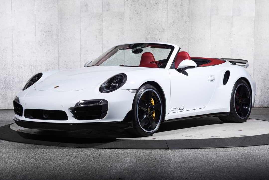 2016 Porsche 911 Turbo S — photo 2