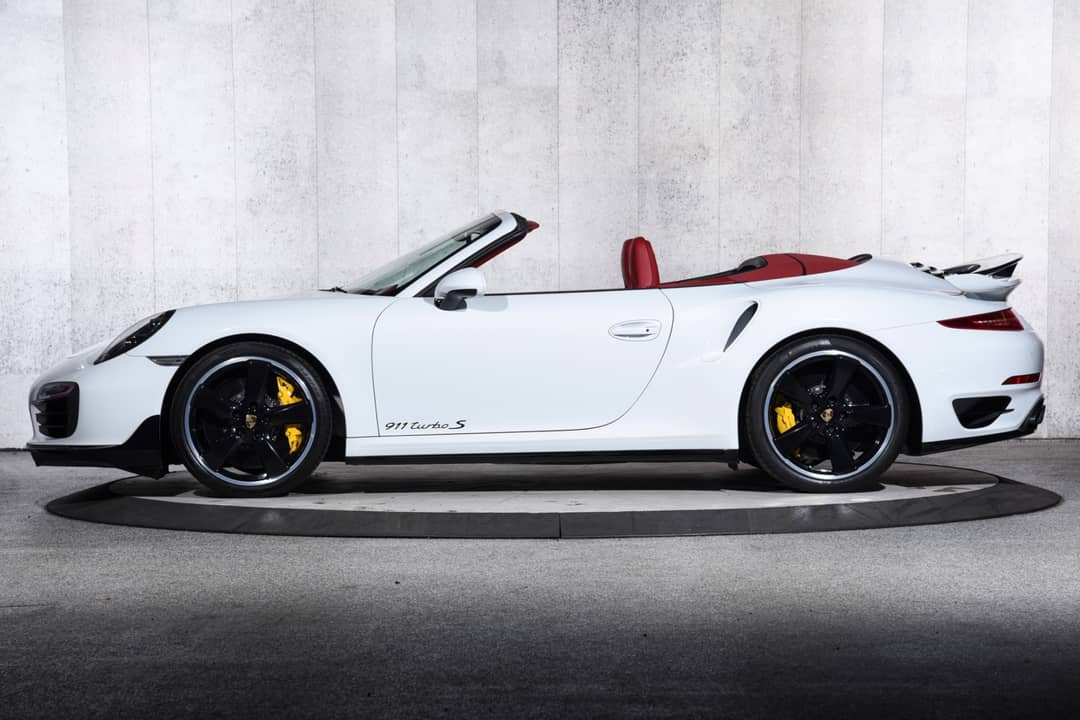 2016 Porsche 911 Turbo S — photo 15