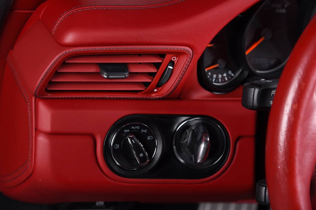 2016 Porsche 911 Turbo S — photo 21