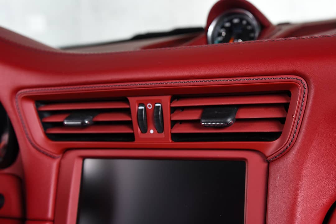 2016 Porsche 911 Turbo S — photo 23