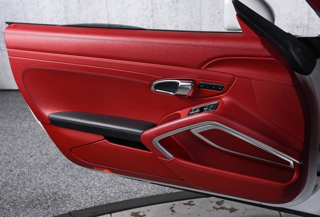 2016 Porsche 911 Turbo S — photo 26