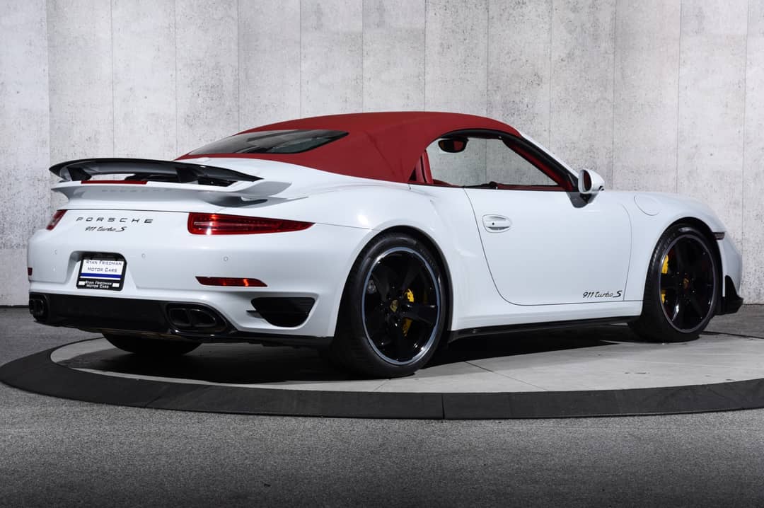 2016 Porsche 911 Turbo S — photo 36