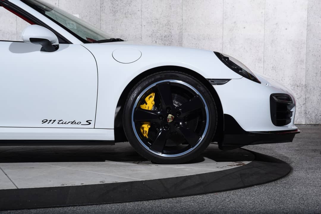 2016 Porsche 911 Turbo S — photo 44