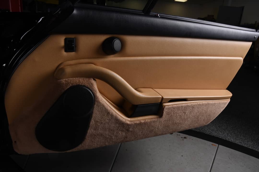 1997 Porsche 911 Carrera 4S — photo 25