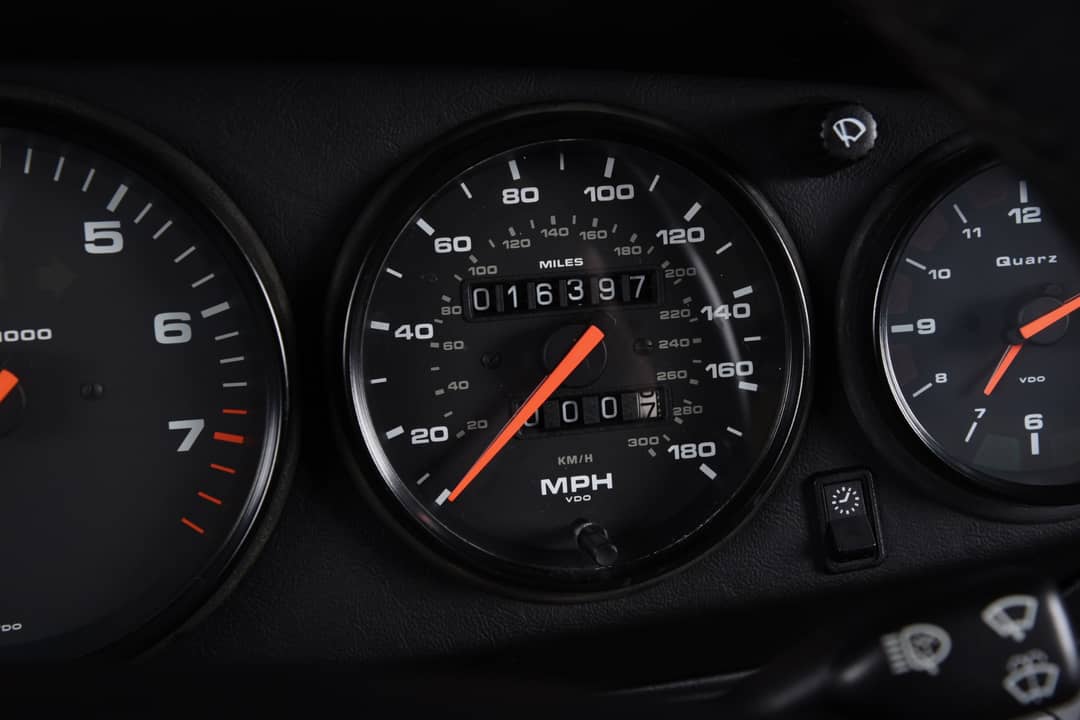 1997 Porsche 911 Carrera 4S — photo 7