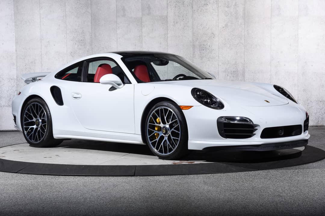 2015 Porsche 911 Turbo S — photo 12