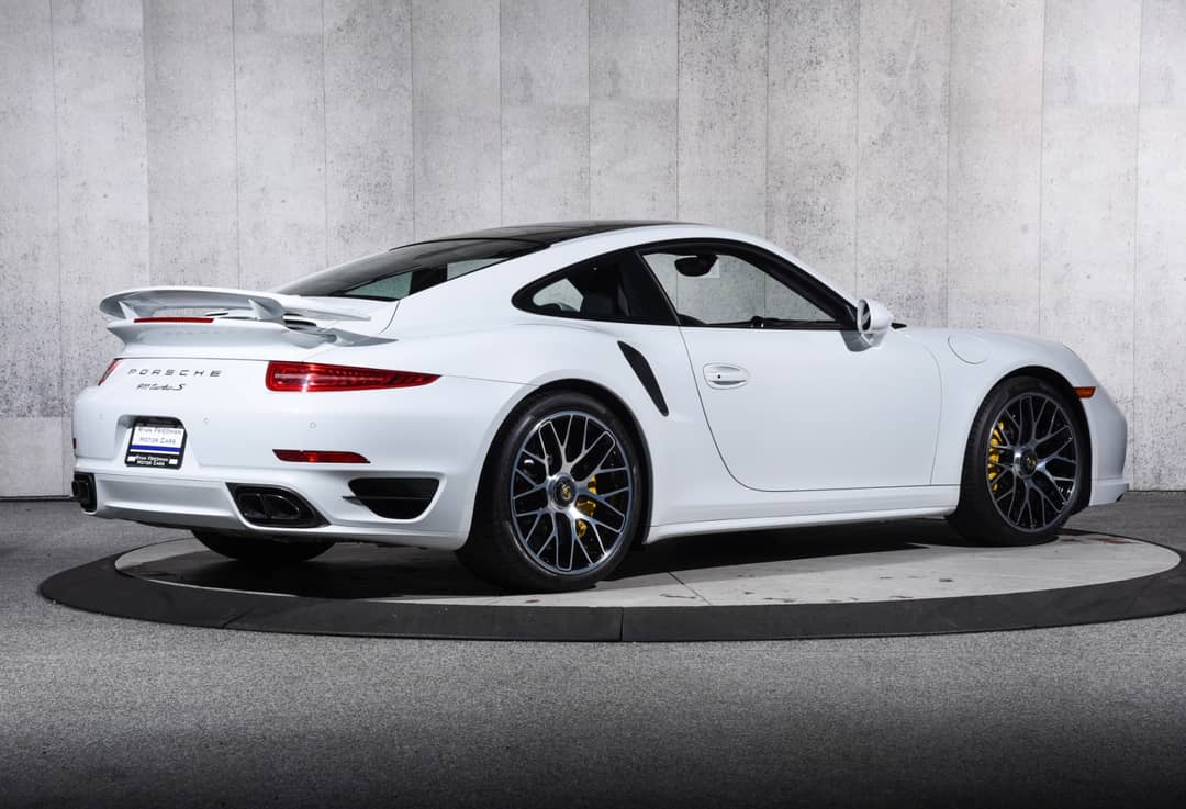 2015 Porsche 911 Turbo S — photo 13