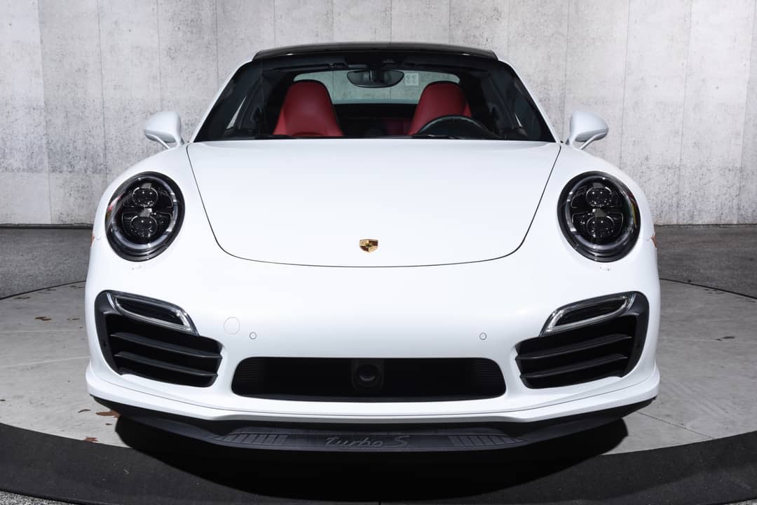 2015 Porsche 911 Turbo S — photo 14