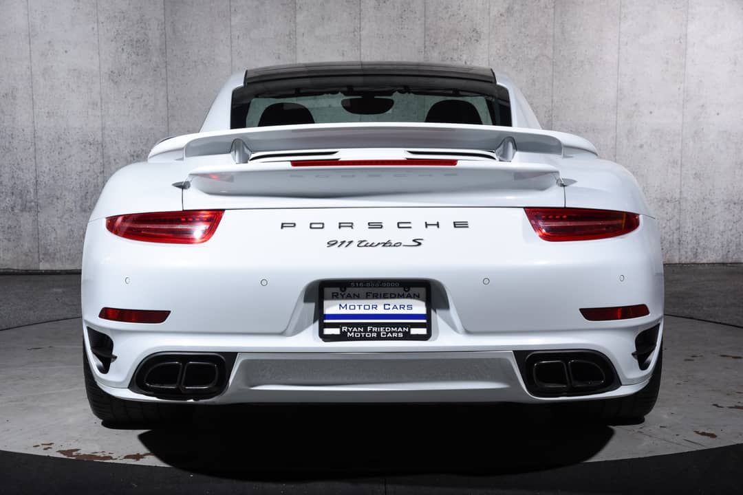 2015 Porsche 911 Turbo S — photo 15