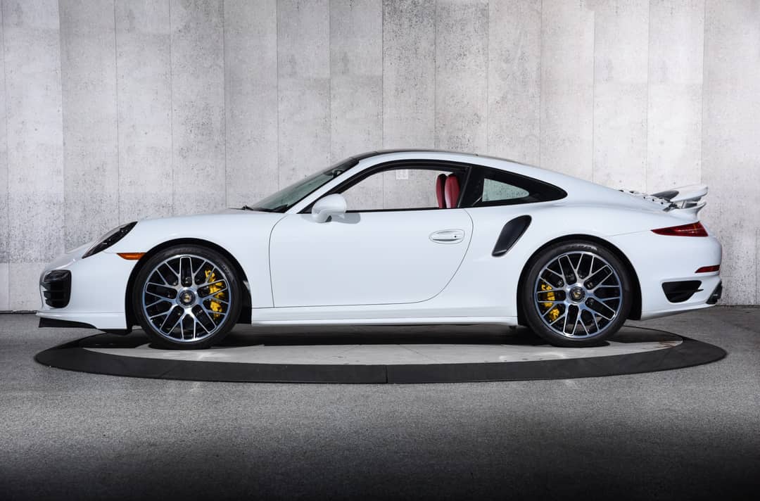 2015 Porsche 911 Turbo S — photo 16