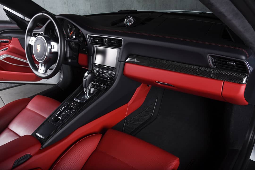 2015 Porsche 911 Turbo S — photo 18