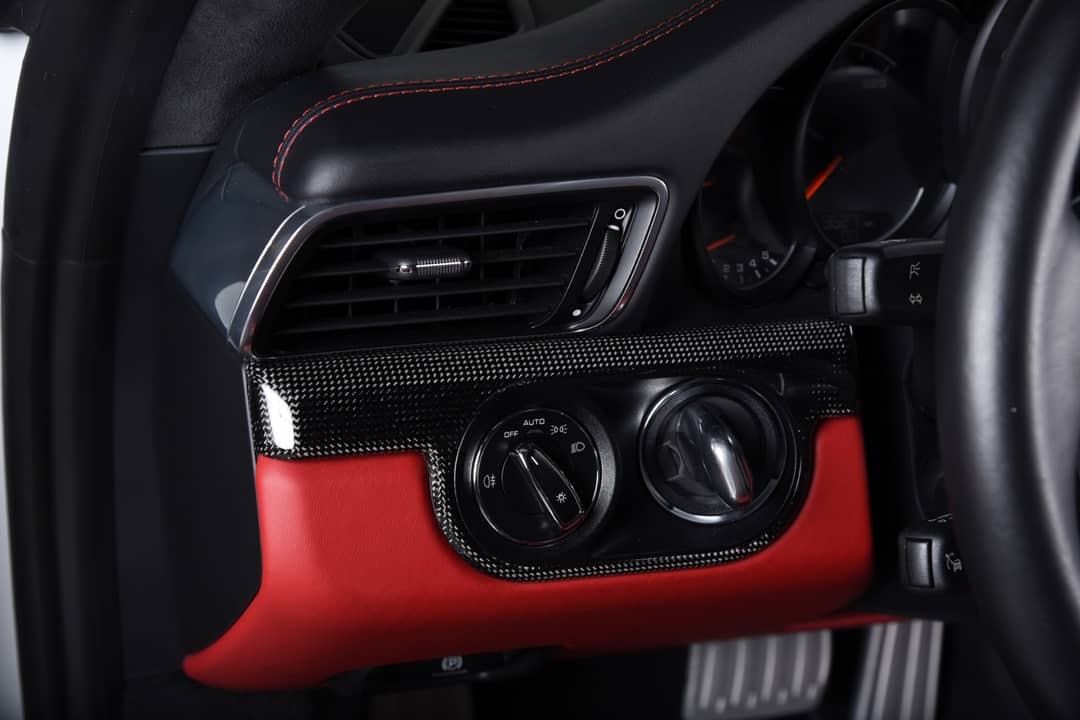 2015 Porsche 911 Turbo S — photo 21