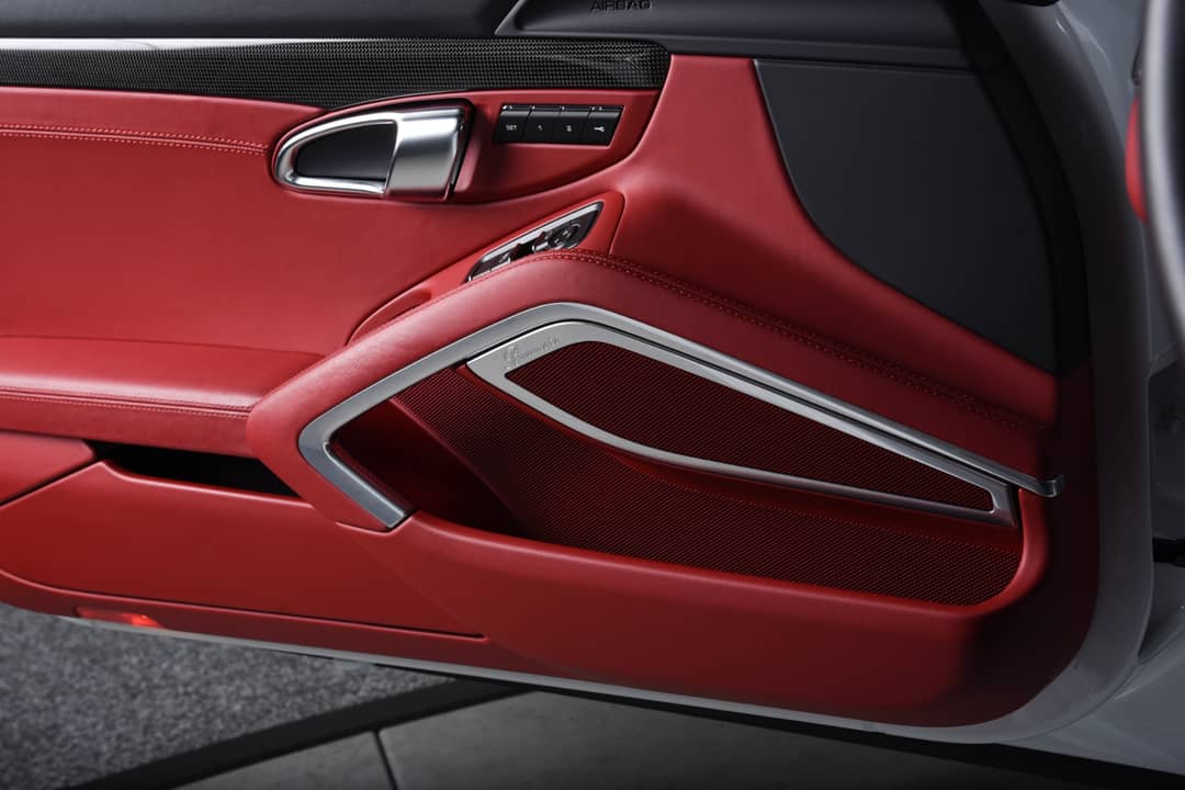 2015 Porsche 911 Turbo S — photo 28