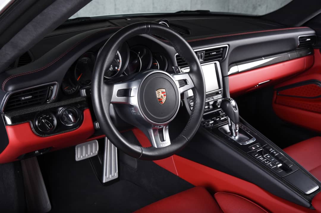 2015 Porsche 911 Turbo S — photo 4
