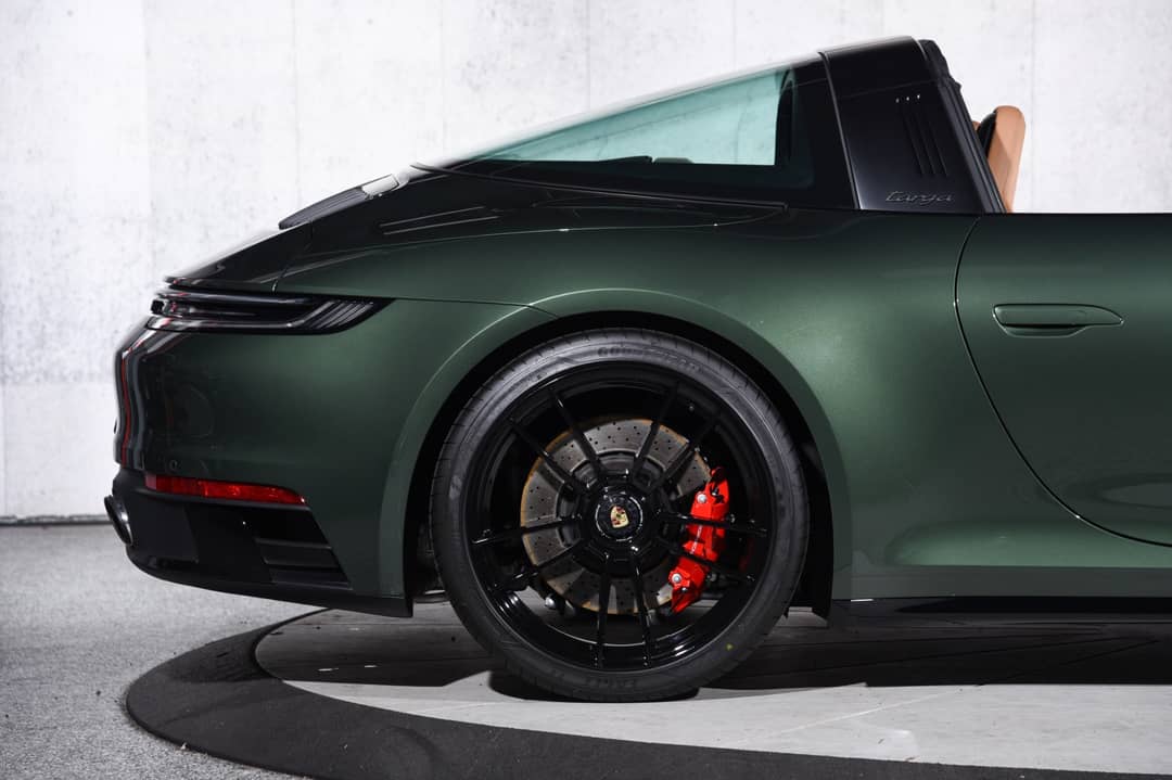 2024 Porsche 911 Targa 4 GTS — photo 39