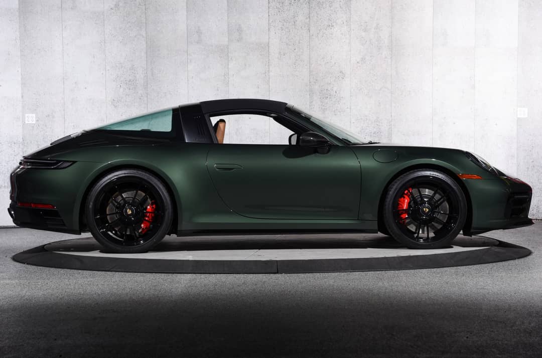2024 Porsche 911 Targa 4 GTS — photo 40