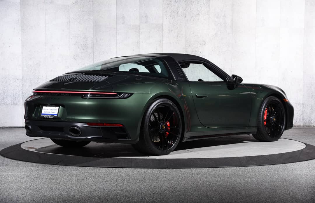2024 Porsche 911 Targa 4 GTS — photo 41