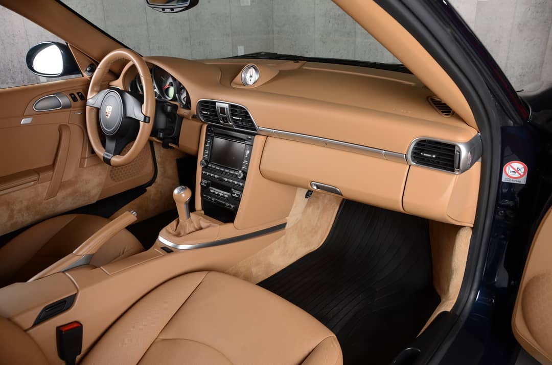 2011 Porsche 911 Carrera 4S — photo 11