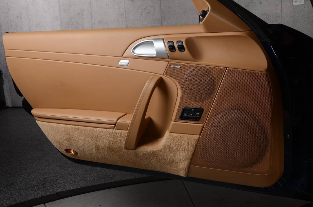 2011 Porsche 911 Carrera 4S — photo 17