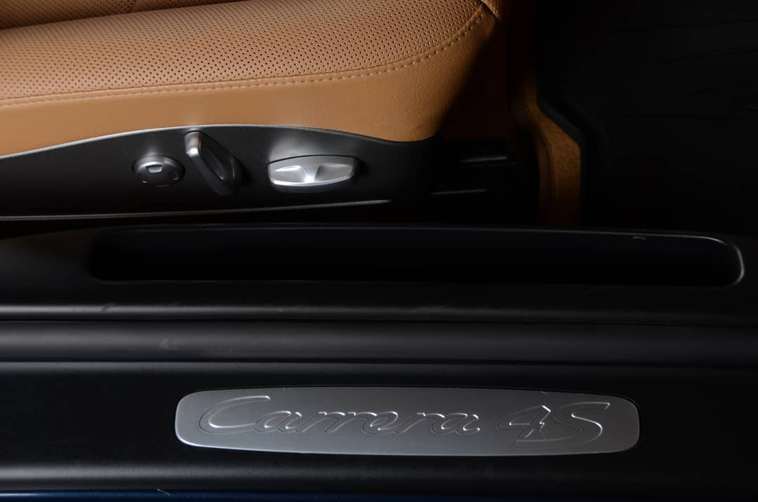 2011 Porsche 911 Carrera 4S — photo 24