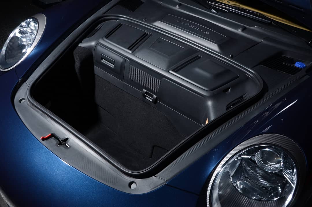 2011 Porsche 911 Carrera 4S — photo 27