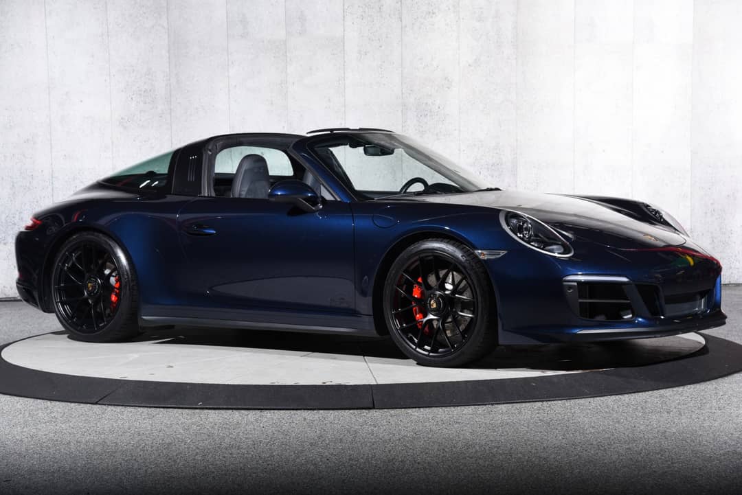 2019 Porsche 911 Targa 4 GTS — photo 2