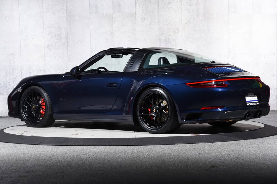 2019 Porsche 911 Targa 4 GTS — photo 14