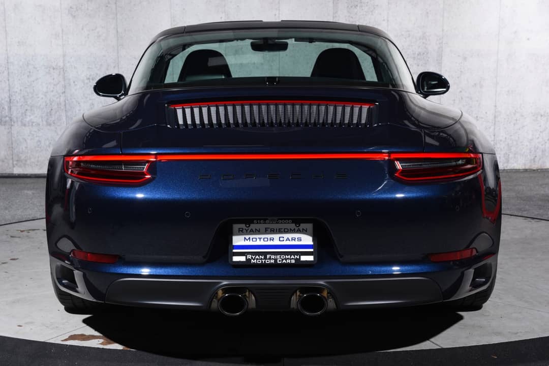 2019 Porsche 911 Targa 4 GTS — photo 15
