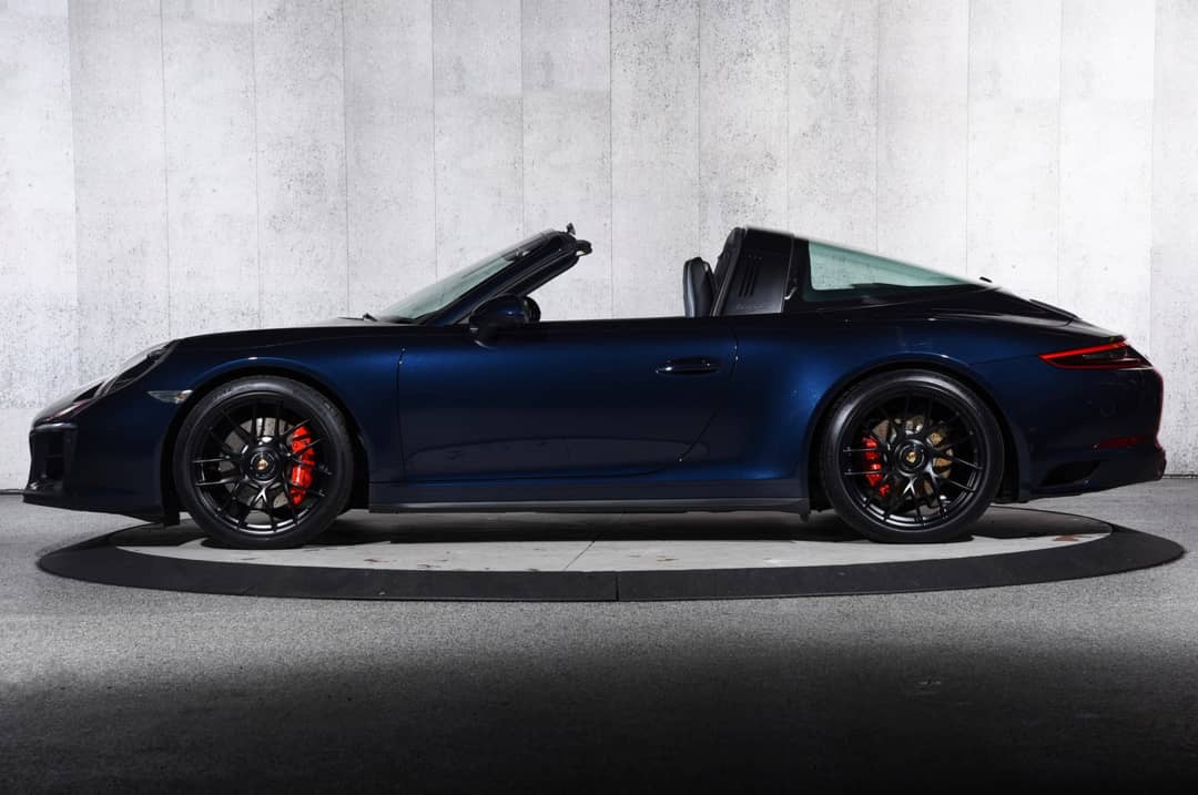 2019 Porsche 911 Targa 4 GTS — photo 16