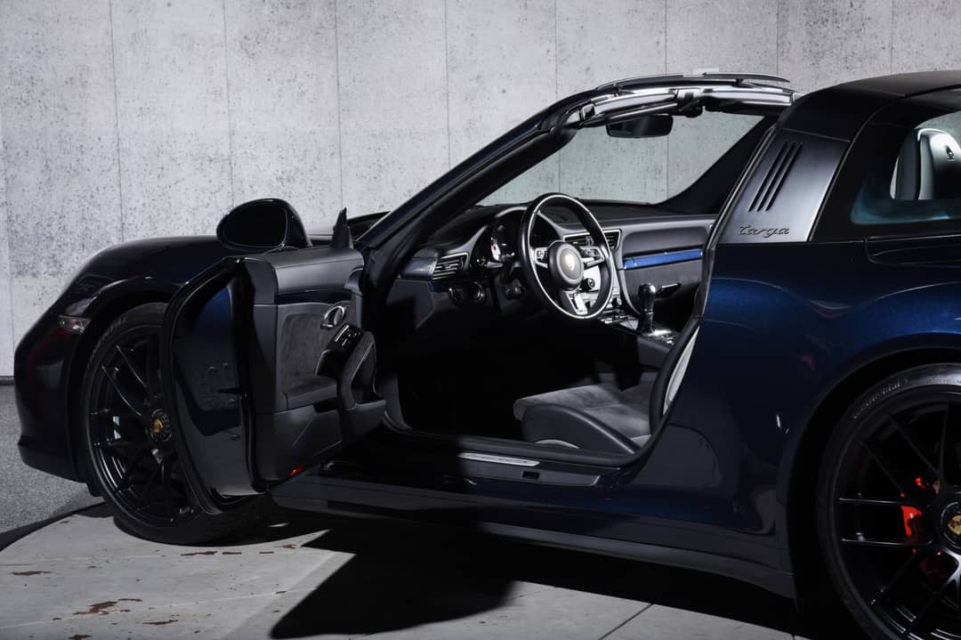 2019 Porsche 911 Targa 4 GTS — photo 18