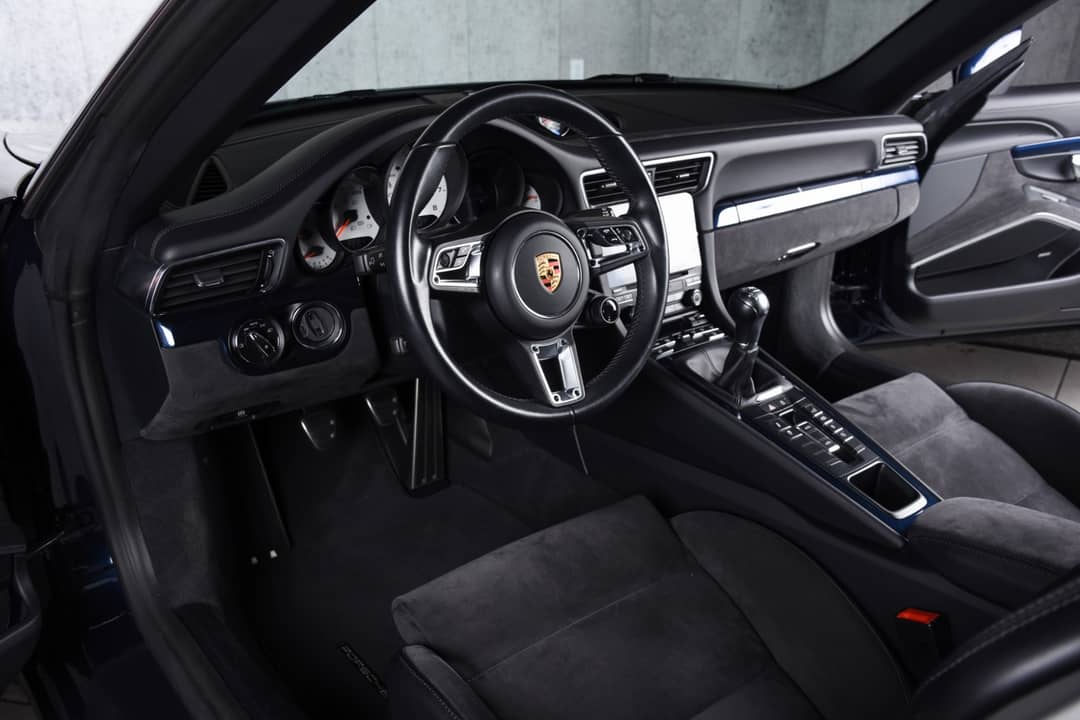 2019 Porsche 911 Targa 4 GTS — photo 4