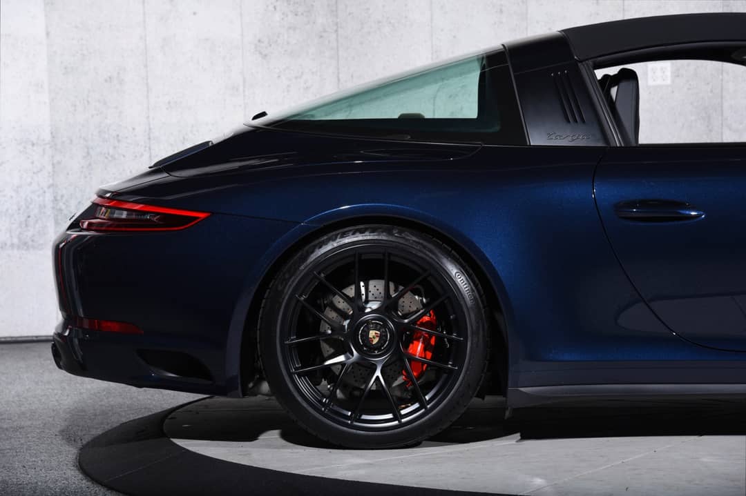 2019 Porsche 911 Targa 4 GTS — photo 38