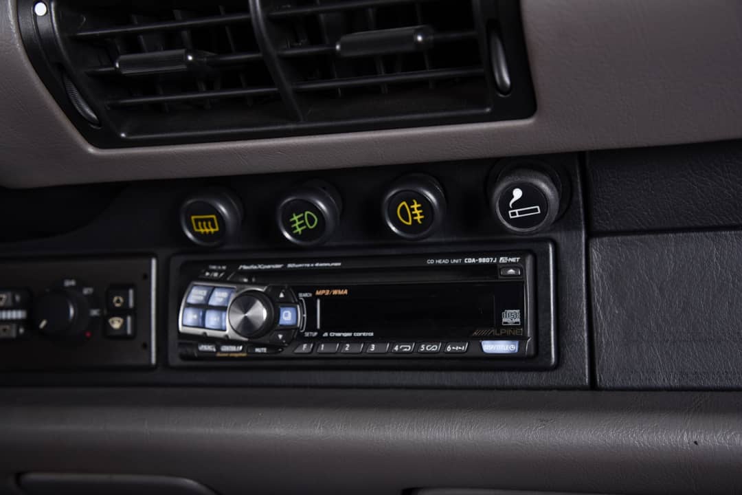 1994 Porsche 911 Carrera 2 — photo 24